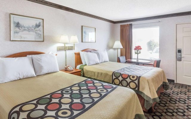 Super 8 by Wyndham Ashburn