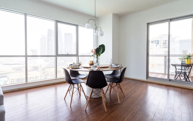 Stellar 2BR Apartment With Dazzling Views Of The Burj Khalifa