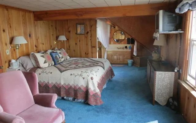 Breyhouse B&B Inn