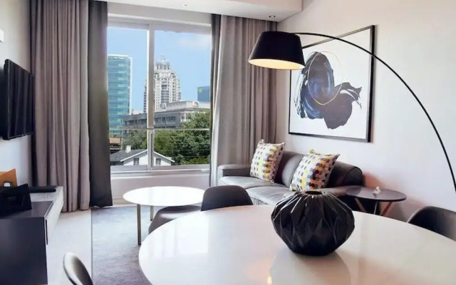 Katherine Street Luxury Apartment