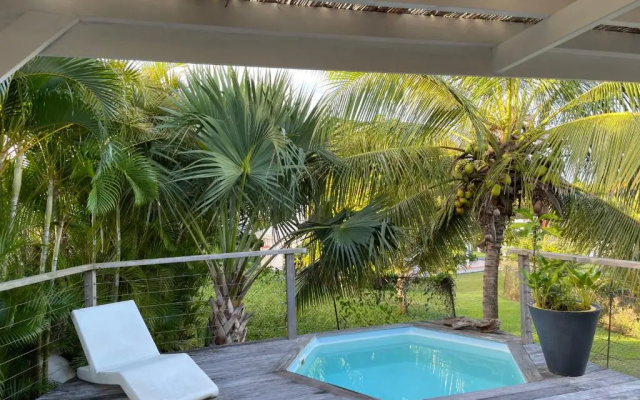 Charmant Bungalow Avec Petite Piscine Privee