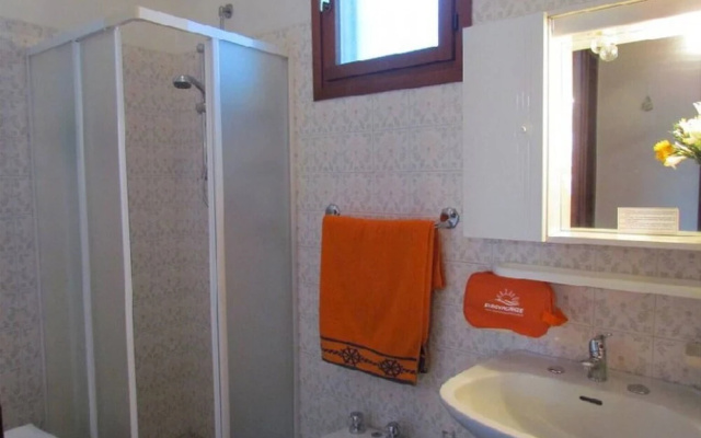 Three-room apartment in a nice villa with garden - Beach Place Included