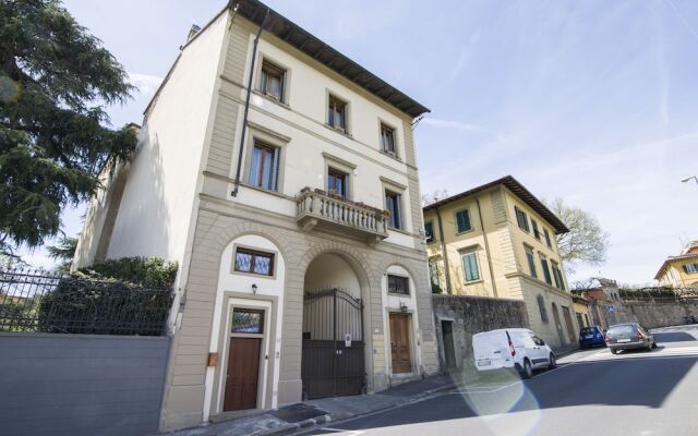 Отель Bolognese вид на фасад
