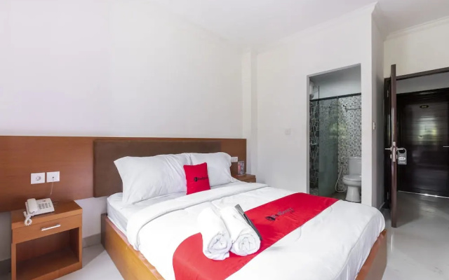 RedDoorz near Art Centre Bali