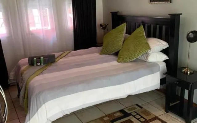 Camelthorn Guesthouse