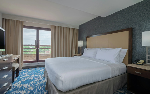 Embassy Suites by Hilton Alexandria Old Town