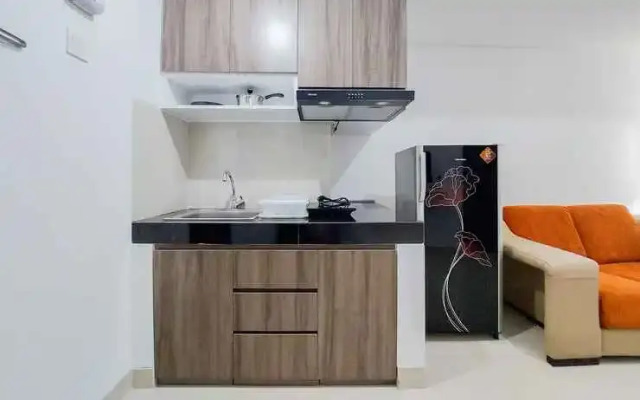 Luxurious 2BR Apartment at Serpong Garden By Travelio