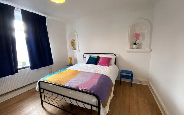 4-bedrooms - Perfect for Those Working in Bridgend