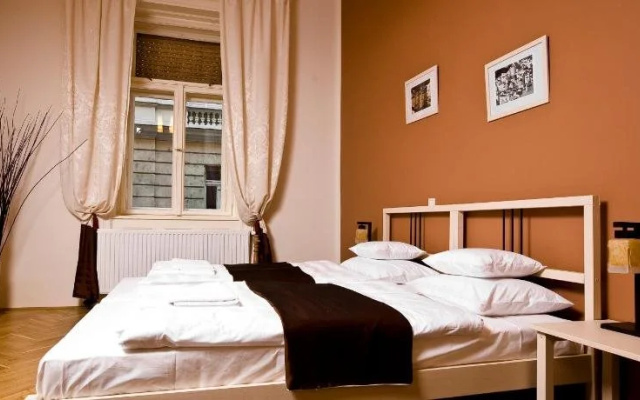 Budapest Rooms Bed and Breakfast