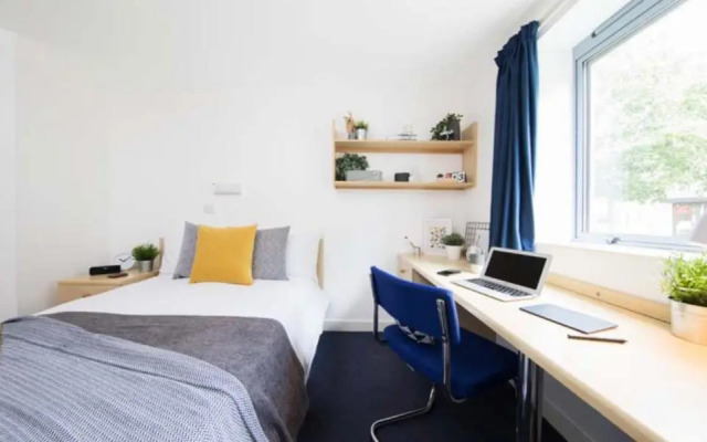 Bright Rooms for STUDENTS Only - Bedford, SK