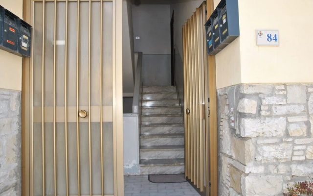 Puppy Home Two-room Apartment 100 Meters From the Beach