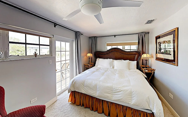 584 Marathon - 3 Br Home