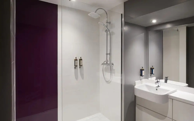 Premier Inn Bristol Cc - Lewins Mead