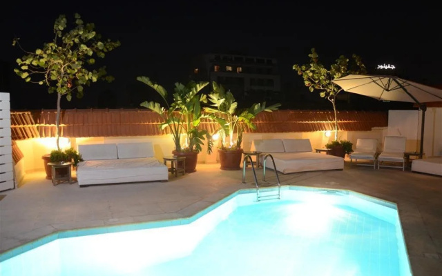 Golden Serenada Hotel