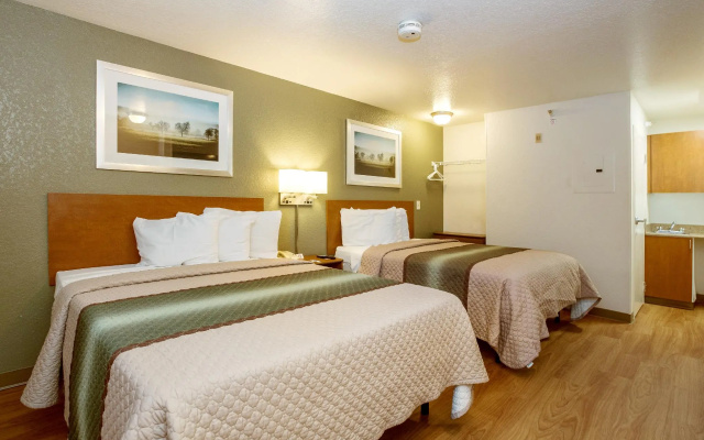HomeTowne Studios by Red Roof Philadelphia – Mt Laurel/ Maple Shade, NJ
