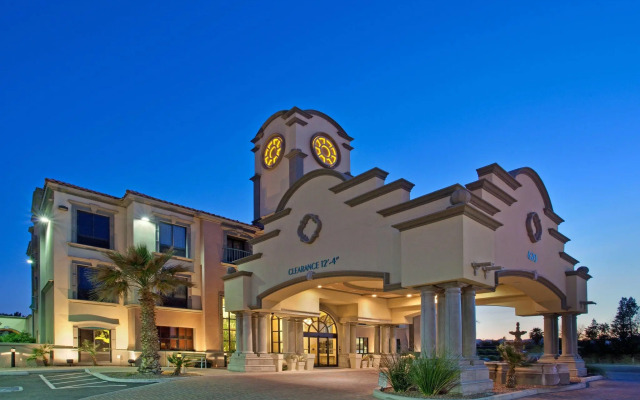 Holiday Inn Express & Suites Tucson Mall by IHG