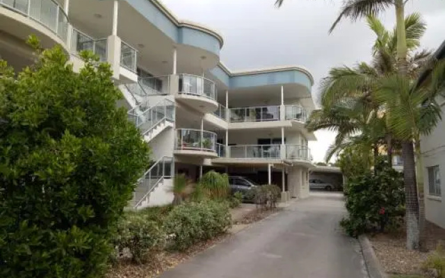 Cranbourne Court Unit 7