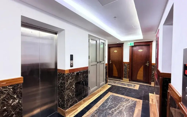Royal Tulip Dancenter Suites Sharjah