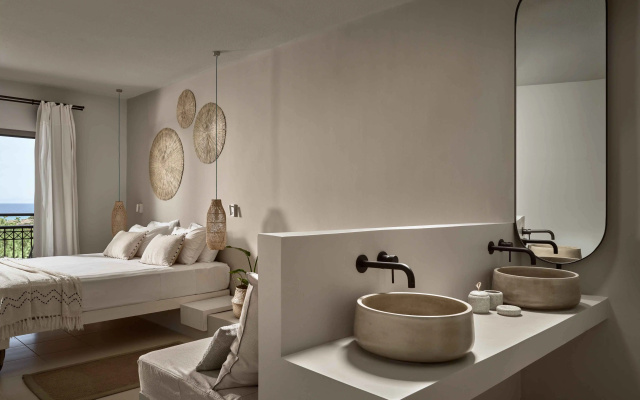 The Bay Hotel & Suites