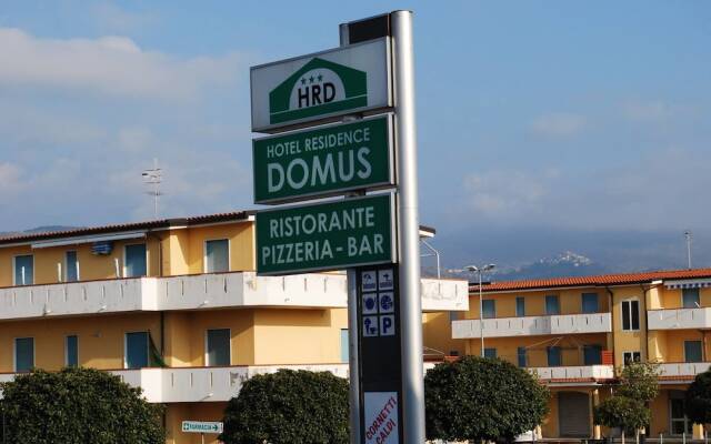 Hotel Residence Domus Санта-Мария-дель-Чедро вид на фасад
