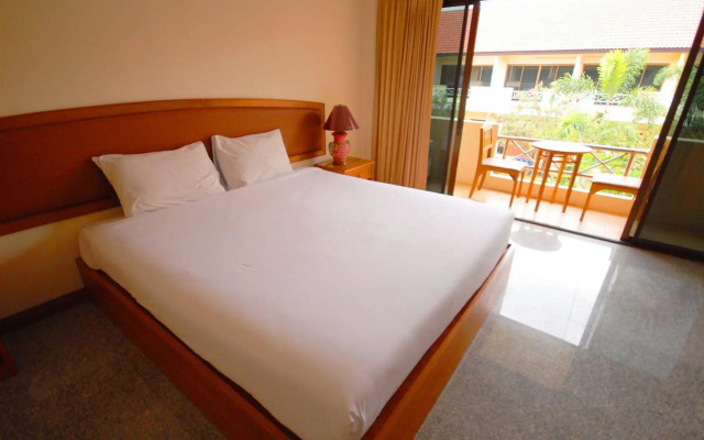 Golden Land Hotel