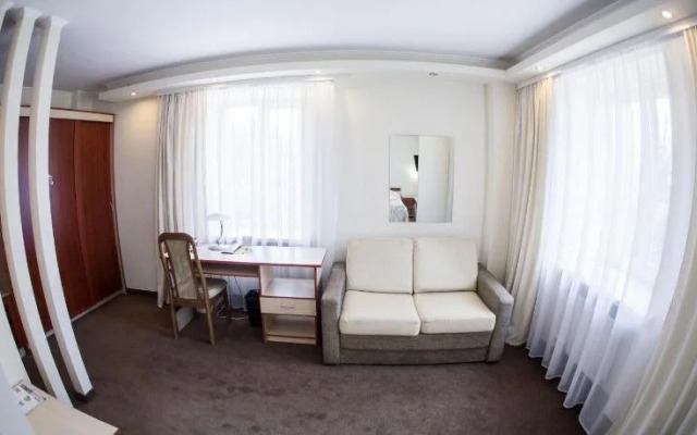 Druzhba Hotel