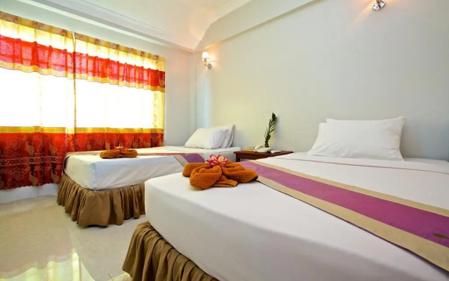 Damnak Riverside Villa