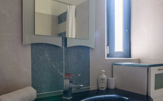 Kyparissia sea view apartment