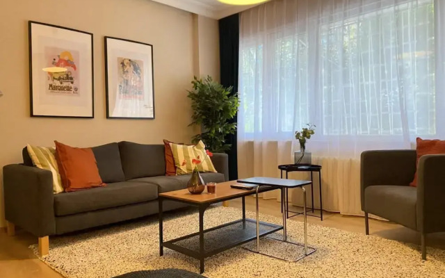 Missafir Chic Flat Near Shopping Malls in Sisli