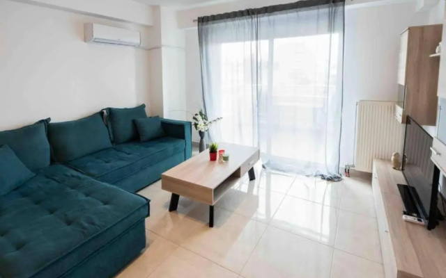 Modern spacious apartment located in Piraeus (B8)
