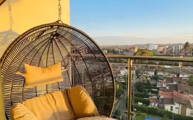 Skyview 3Br all ensuite3balconies Netfix Gym