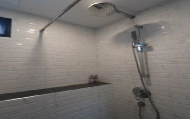 RoomQuest Sukhumvit 36 BTS Thonglor