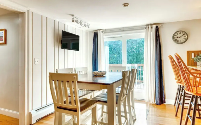 Downtown Ogunquit Home: 1 Mi to Beach!