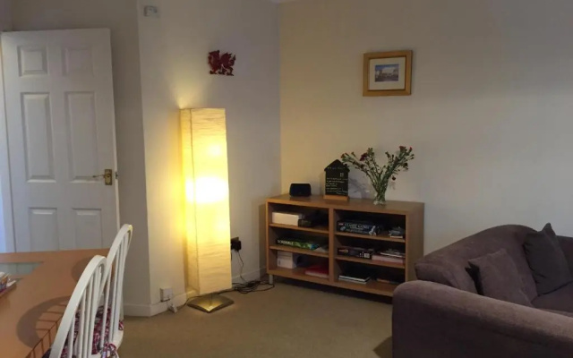 No 6 Boleyn House (Adults Only)