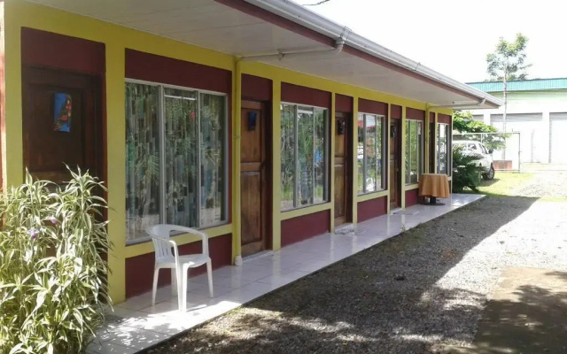 Cabinas Los Almendros Limitada