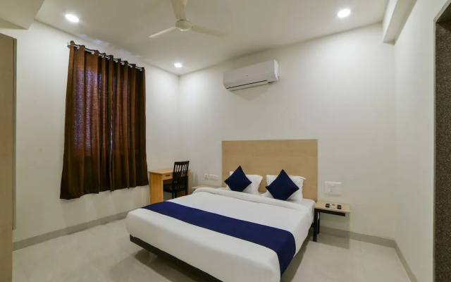 OYO 18833 SilverKey Babylon Whitefields