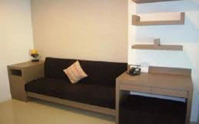 DMK Don Mueang Airport Guest House