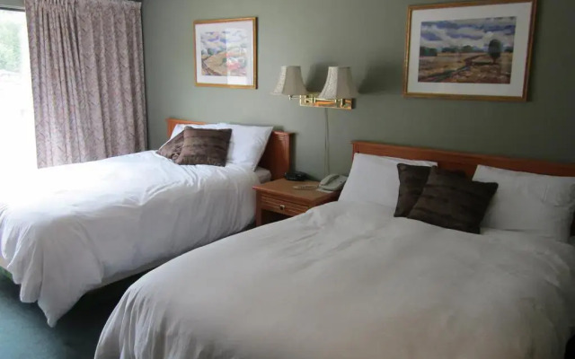 Wells Gray Inn