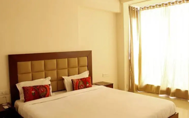 Laurent & Benon Luxury Service Apartment - Khar (West)