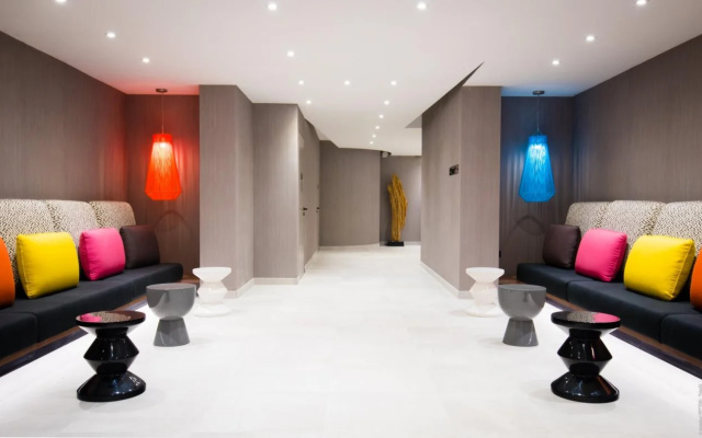 Simon Hotel