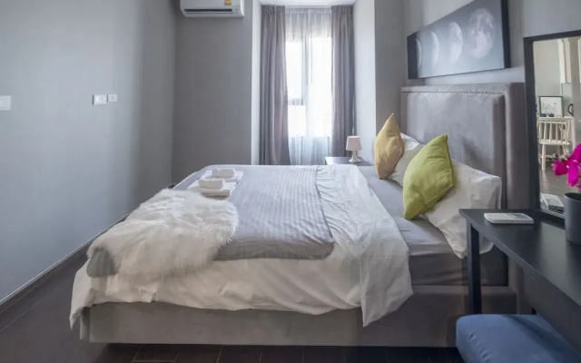 Community Apartment - bkce37