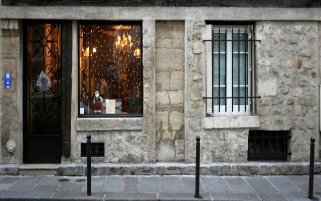Отель Tonic Hôtel Saint Germain вид на фасад