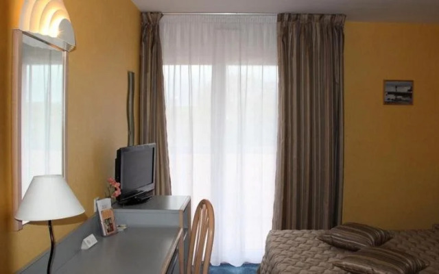 Au Relais de lOust