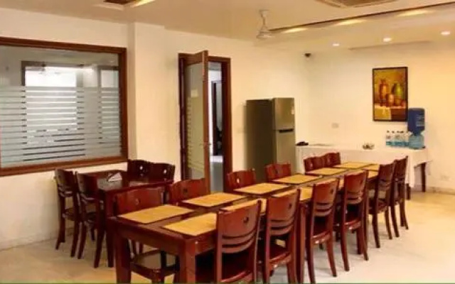 Mint Sarojville Suites