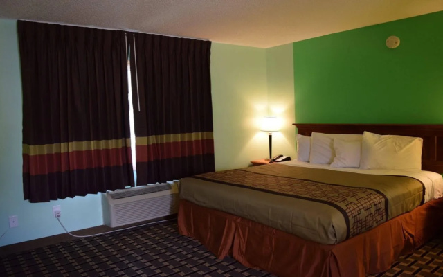 Snelling Motel