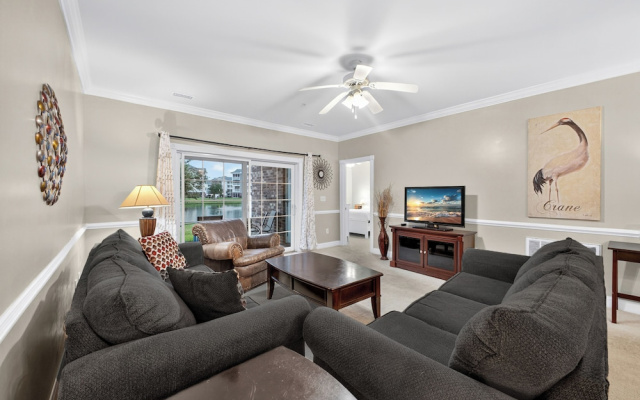 Magnolia Pointe Luster Leaf 4847-102