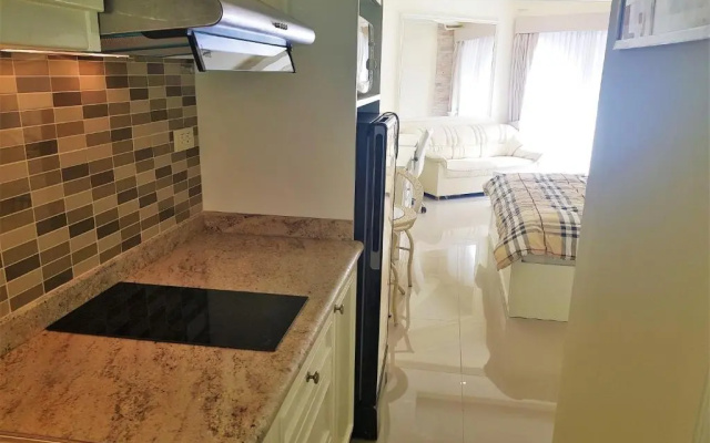 12th Floor Studio Apartment at Jomtien Beach Condominium