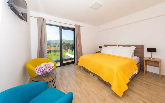 Villa Primavera with Swimming Pool