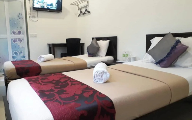 Max Ferringhi Hotel