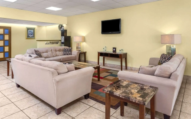 Days Inn by Wyndham Shelby